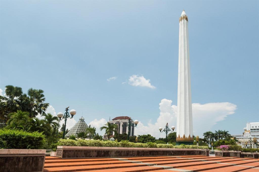V3 Hotel Surabaya Eksteriør billede