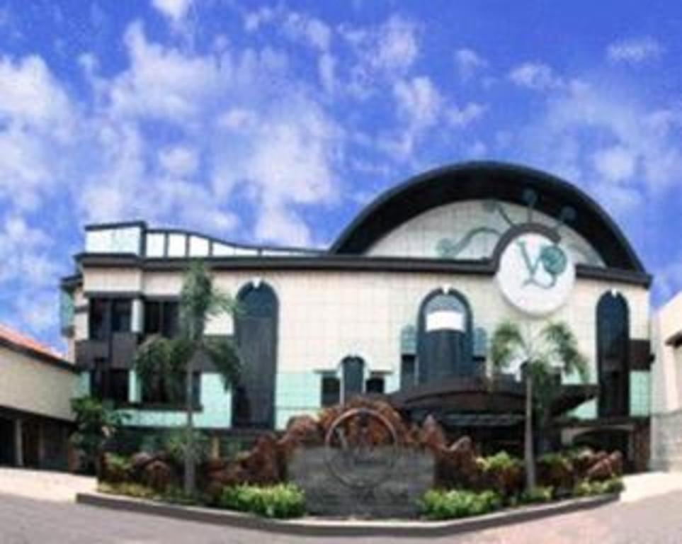 V3 Hotel Surabaya Eksteriør billede