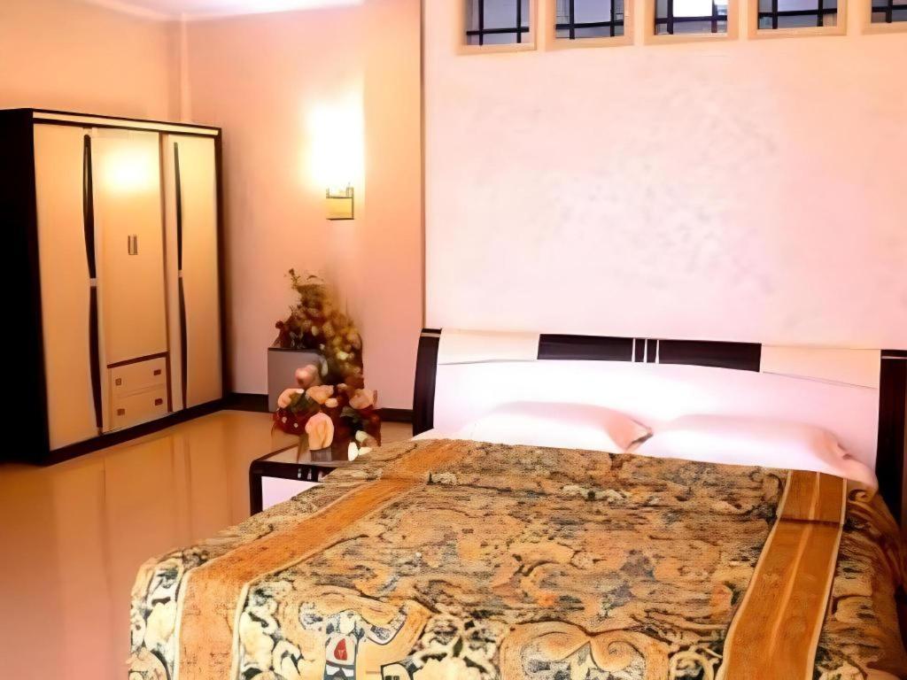 V3 Hotel Surabaya Eksteriør billede