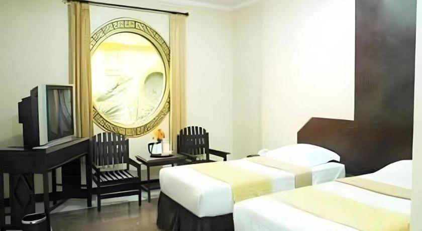 V3 Hotel Surabaya Eksteriør billede